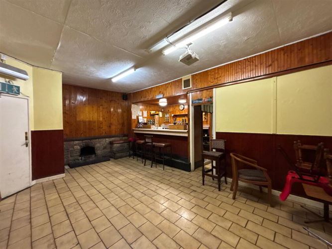Glenview Lounge, Poultar, Ardfinnan, Tipperary