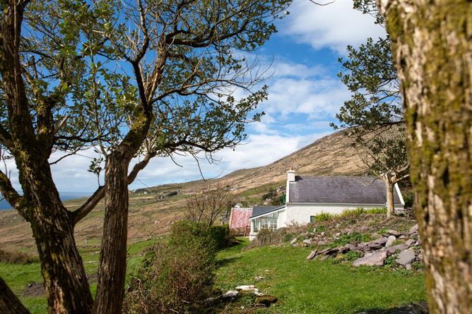 Scariff Cottage, Coomatloukane, Caherdaniel, Kerry