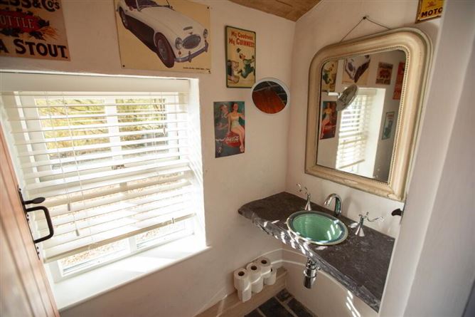 Scariff Cottage, Coomatloukane, Caherdaniel, Kerry