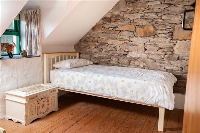 Scariff Cottage, Coomatloukane, Caherdaniel, Kerry