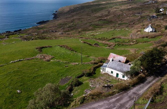 Scariff Cottage, Coomatloukane, Caherdaniel, Kerry