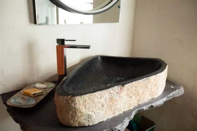 Scariff Cottage, Coomatloukane, Caherdaniel, Kerry