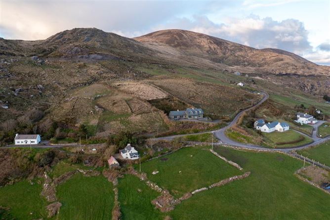 Scariff Cottage, Coomatloukane, Caherdaniel, Kerry