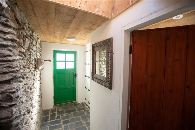Scariff Cottage, Coomatloukane, Caherdaniel, Kerry