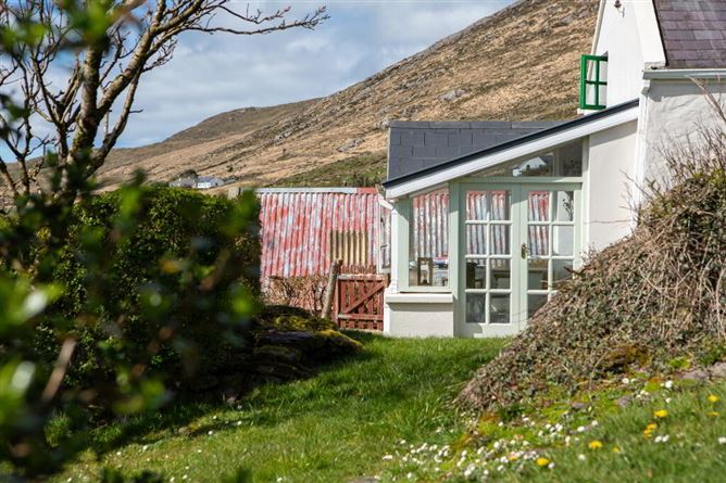 Scariff Cottage, Coomatloukane, Caherdaniel, Kerry
