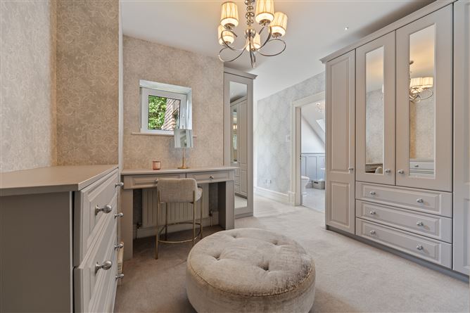 https://photos-a.propertyimages.ie/media/8/9/9/5007998/d7b1b5f3-b87e-46f2-b596-0eb3abe3b3df_l.jpg