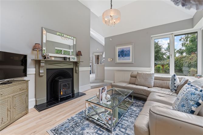 https://photos-a.propertyimages.ie/media/8/9/9/5007998/d7b1b5f3-b87e-46f2-b596-0eb3abe3b3df_l.jpg