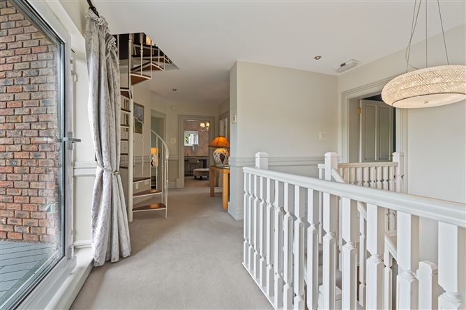 https://photos-a.propertyimages.ie/media/8/9/9/5007998/d7b1b5f3-b87e-46f2-b596-0eb3abe3b3df_l.jpg