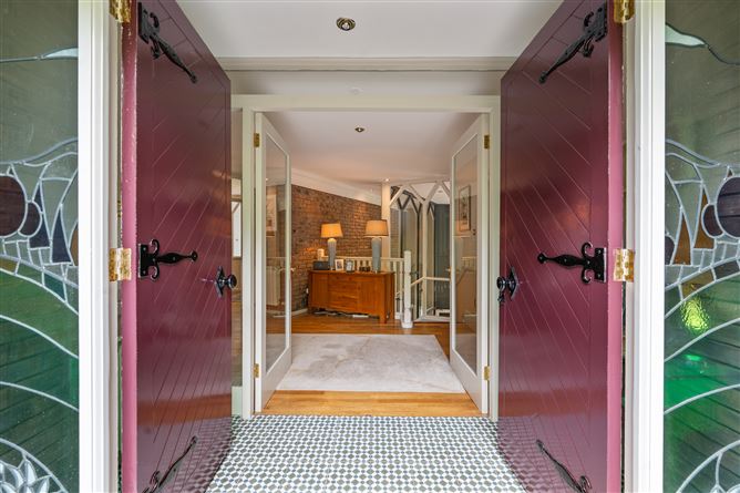 https://photos-a.propertyimages.ie/media/8/9/9/5007998/d7b1b5f3-b87e-46f2-b596-0eb3abe3b3df_l.jpg