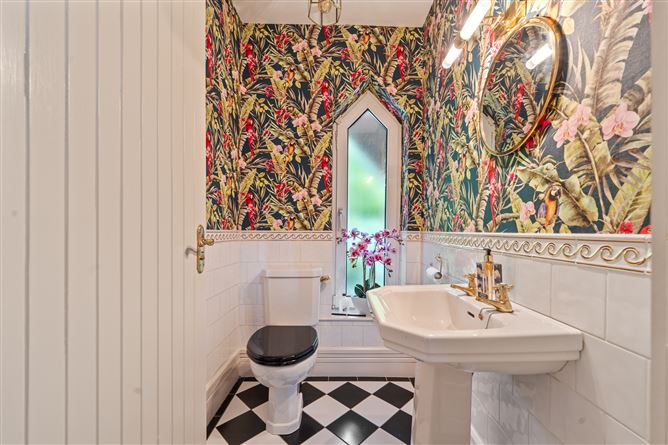 https://photos-a.propertyimages.ie/media/8/9/9/5007998/d7b1b5f3-b87e-46f2-b596-0eb3abe3b3df_l.jpg