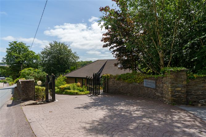 https://photos-a.propertyimages.ie/media/8/9/9/5007998/d7b1b5f3-b87e-46f2-b596-0eb3abe3b3df_l.jpg