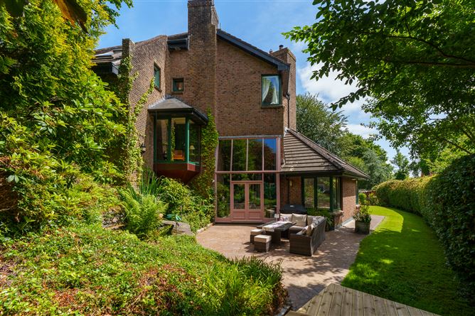 https://photos-a.propertyimages.ie/media/8/9/9/5007998/d7b1b5f3-b87e-46f2-b596-0eb3abe3b3df_l.jpg