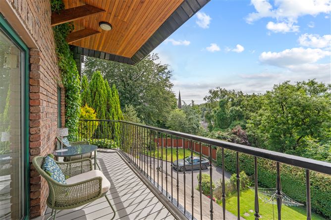 https://photos-a.propertyimages.ie/media/8/9/9/5007998/d7b1b5f3-b87e-46f2-b596-0eb3abe3b3df_l.jpg