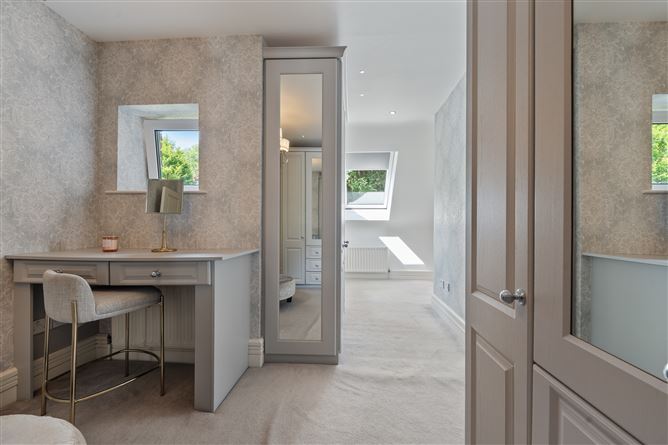 https://photos-a.propertyimages.ie/media/8/9/9/5007998/d7b1b5f3-b87e-46f2-b596-0eb3abe3b3df_l.jpg