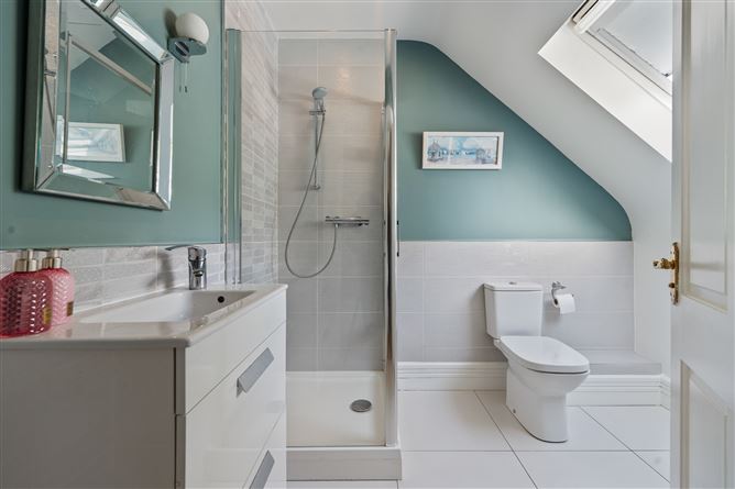 https://photos-a.propertyimages.ie/media/8/9/9/5007998/d7b1b5f3-b87e-46f2-b596-0eb3abe3b3df_l.jpg