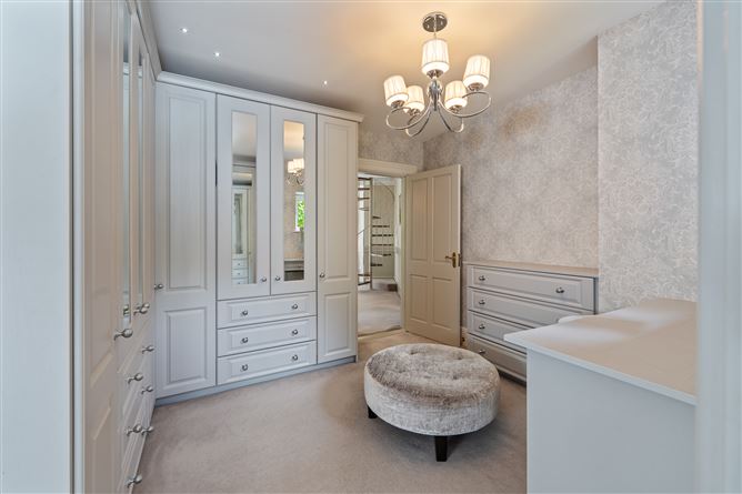 https://photos-a.propertyimages.ie/media/8/9/9/5007998/d7b1b5f3-b87e-46f2-b596-0eb3abe3b3df_l.jpg