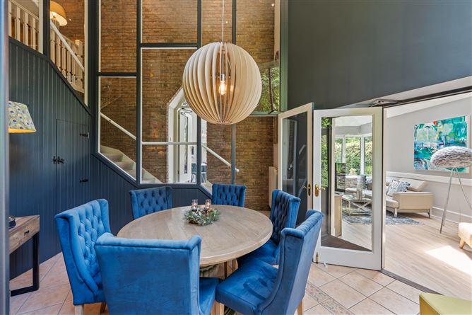 https://photos-a.propertyimages.ie/media/8/9/9/5007998/d7b1b5f3-b87e-46f2-b596-0eb3abe3b3df_l.jpg