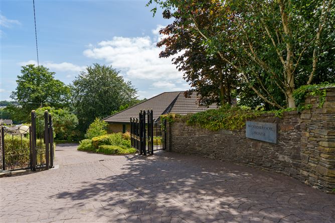 https://photos-a.propertyimages.ie/media/8/9/9/5007998/d7b1b5f3-b87e-46f2-b596-0eb3abe3b3df_l.jpg