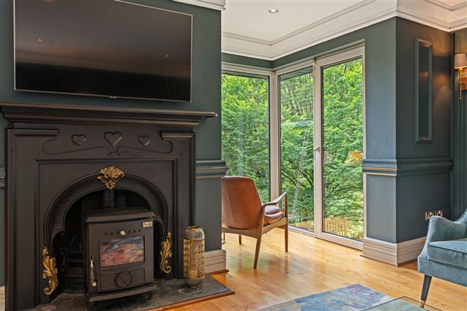 https://photos-a.propertyimages.ie/media/8/9/9/5007998/d7b1b5f3-b87e-46f2-b596-0eb3abe3b3df_l.jpg