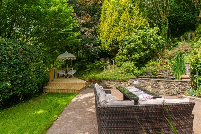https://photos-a.propertyimages.ie/media/8/9/9/5007998/d7b1b5f3-b87e-46f2-b596-0eb3abe3b3df_l.jpg