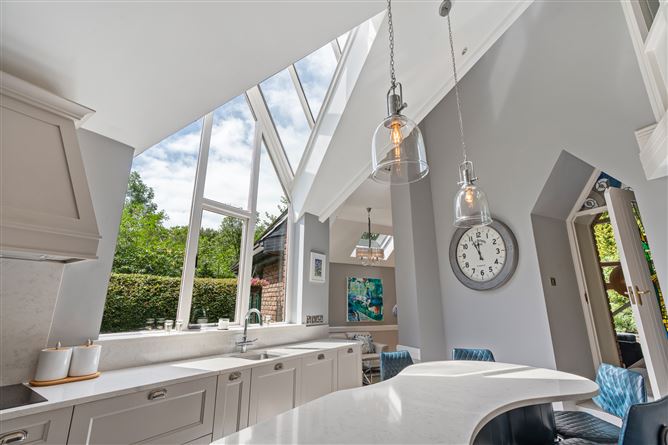 https://photos-a.propertyimages.ie/media/8/9/9/5007998/d7b1b5f3-b87e-46f2-b596-0eb3abe3b3df_l.jpg
