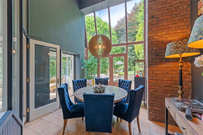 https://photos-a.propertyimages.ie/media/8/9/9/5007998/d7b1b5f3-b87e-46f2-b596-0eb3abe3b3df_l.jpg