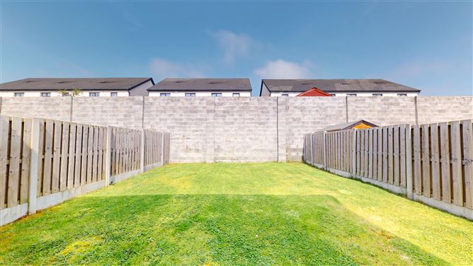 Photo 29 of 30 — 25 The Green, Silverbanks, Stamullen, Meath
