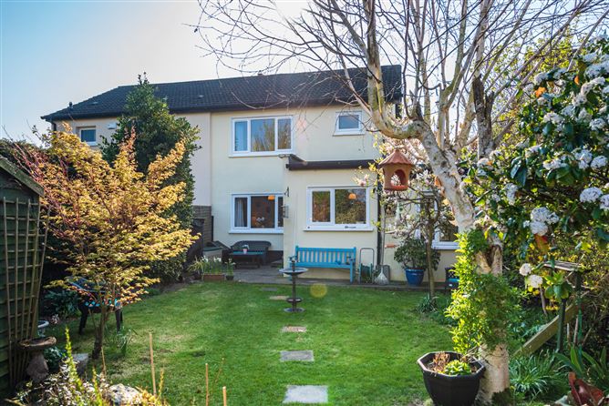 https://photos-a.propertyimages.ie/media/9/0/0/4917009/7a0dafc7-7ab6-4d5a-ae63-547298591a10_l.jpg