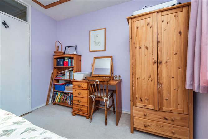 https://photos-a.propertyimages.ie/media/9/0/0/4917009/7a0dafc7-7ab6-4d5a-ae63-547298591a10_l.jpg