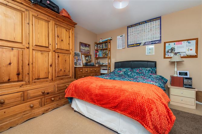 https://photos-a.propertyimages.ie/media/9/0/0/4917009/7a0dafc7-7ab6-4d5a-ae63-547298591a10_l.jpg