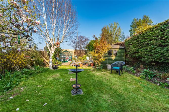 https://photos-a.propertyimages.ie/media/9/0/0/4917009/7a0dafc7-7ab6-4d5a-ae63-547298591a10_l.jpg