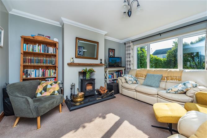 https://photos-a.propertyimages.ie/media/9/0/0/4917009/7a0dafc7-7ab6-4d5a-ae63-547298591a10_l.jpg