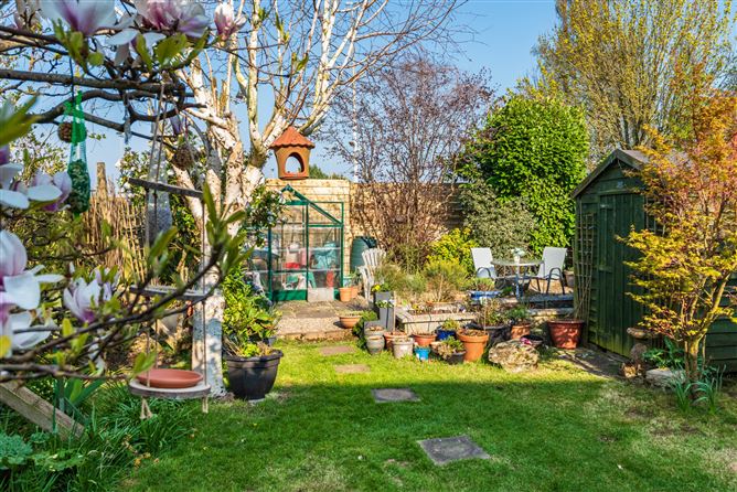https://photos-a.propertyimages.ie/media/9/0/0/4917009/7a0dafc7-7ab6-4d5a-ae63-547298591a10_l.jpg