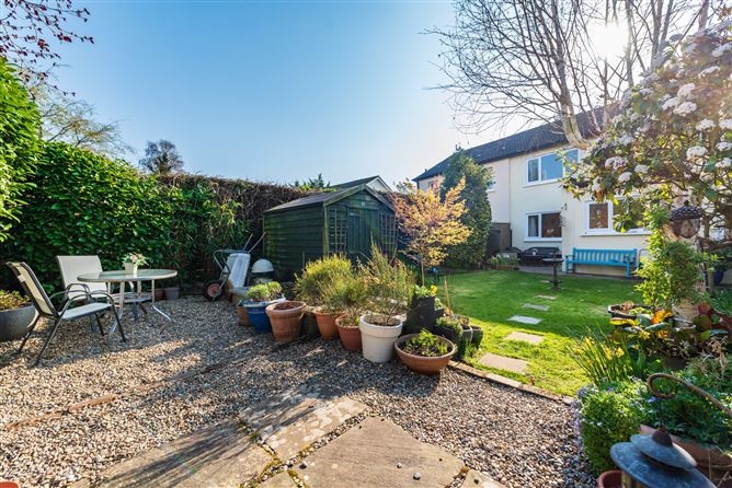 https://photos-a.propertyimages.ie/media/9/0/0/4917009/7a0dafc7-7ab6-4d5a-ae63-547298591a10_l.jpg