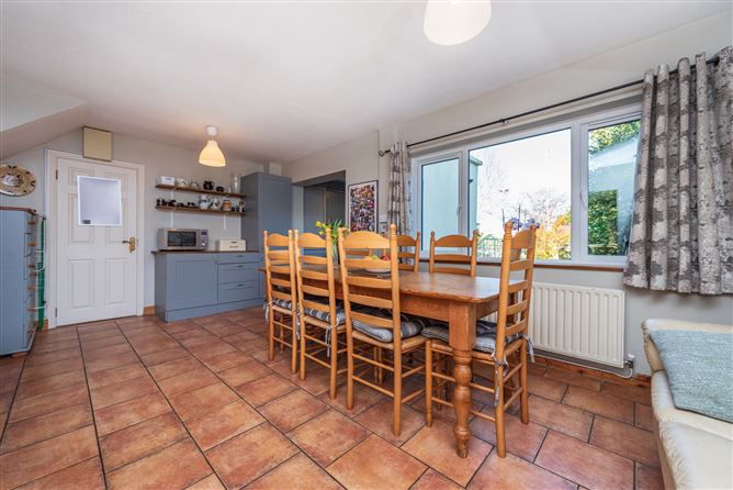 https://photos-a.propertyimages.ie/media/9/0/0/4917009/7a0dafc7-7ab6-4d5a-ae63-547298591a10_l.jpg