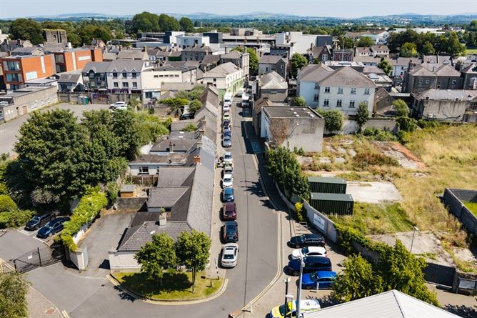 https://photos-a.propertyimages.ie/media/9/0/0/5015009/a0249433-3535-4c09-afad-8149d9fb2883_l.jpg