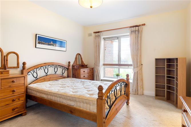 Apt 35 St James's Wood, South Circular Road, Dublin 8