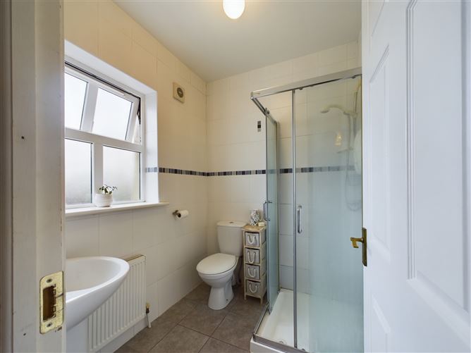 64 Inis Clair, Kildysart Road, Clarecastle, Ennis, Co. Clare.