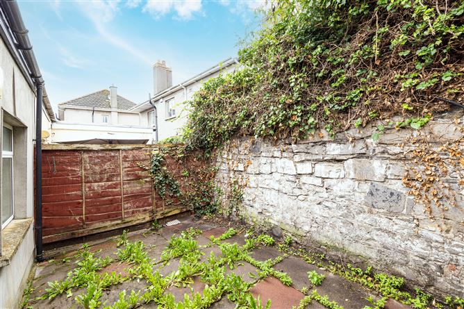 16 Botanic Road, Glasnevin, Dublin 9