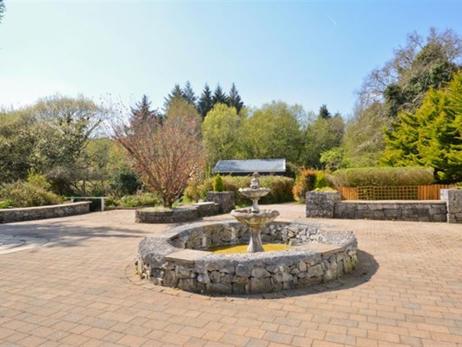Derrymoyle House, Glann Road, Oughterard, Galway