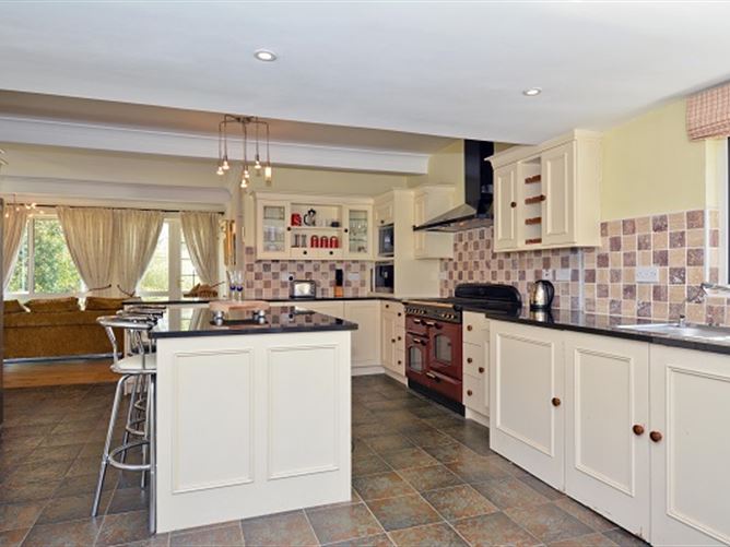 Derrymoyle House, Glann Road, Oughterard, Galway