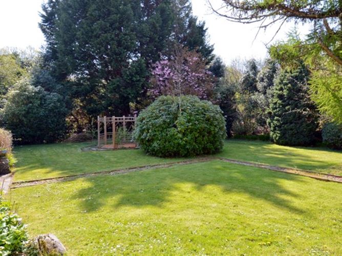 Derrymoyle House, Glann Road, Oughterard, Galway