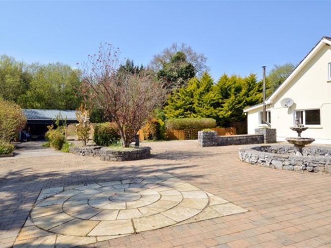 Derrymoyle House, Glann Road, Oughterard, Galway