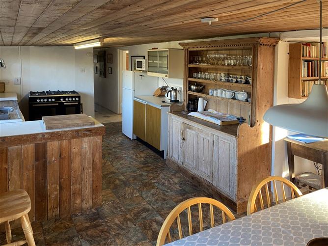 4 Bed in Ballyconneely,Ballyconneely,  Galway