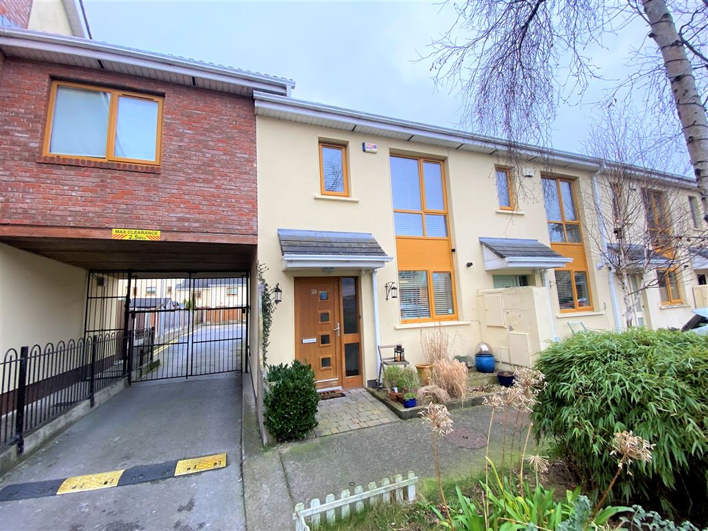 28 Hampton Wood Crescent, Finglas, Dublin 11 Ray Cooke Auctioneers