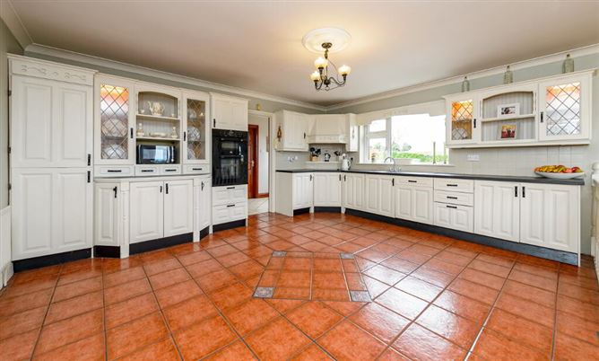 Stonefield, Fieldstown, Monasterboice, Louth