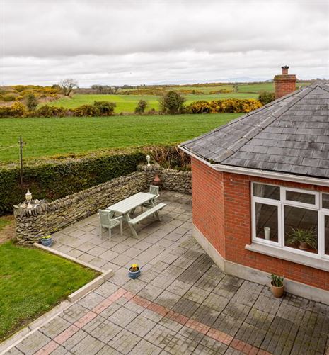 Stonefield, Fieldstown, Monasterboice, Louth