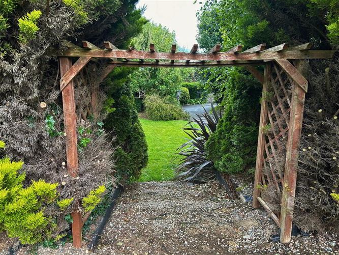Stonefield, Fieldstown, Monasterboice, Louth
