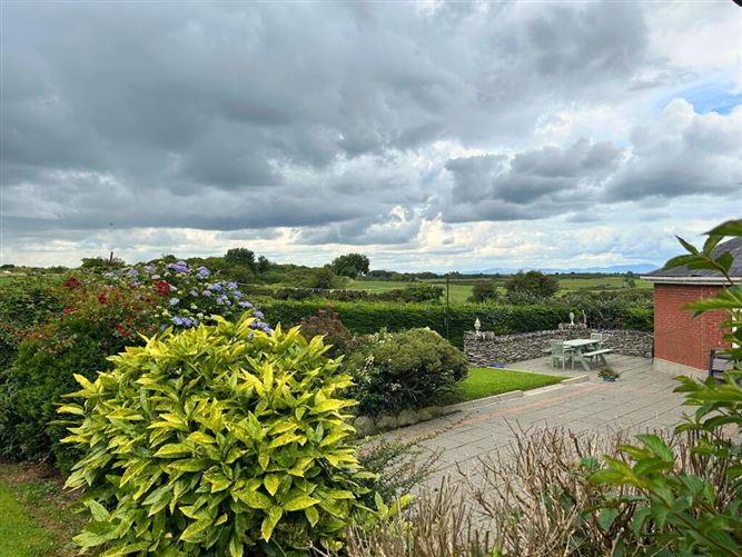 Stonefield, Fieldstown, Monasterboice, Louth
