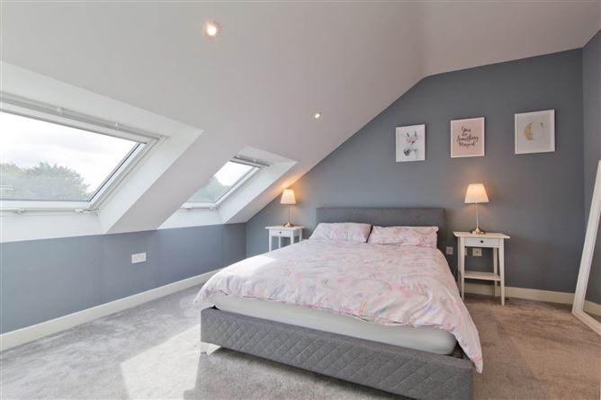 Photo 15 of 16 — 24 Castleknock Cross, Castleknock, Dublin 15